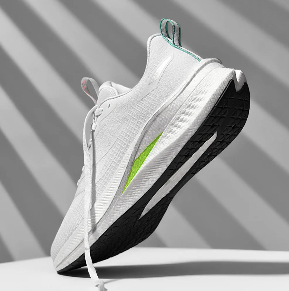 Low MOQ Custom Men Casual Sports Shoes Ultra Lightweight Blank Mesh Breathable Women Fashion Running Shoes Walking Sneakers