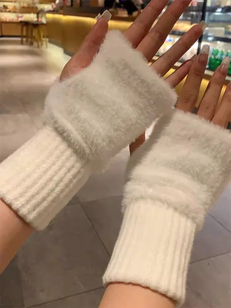 Women’s Winter Plush Half-Finger Gloves – Soft Warm Knitted Fingerless Gloves
