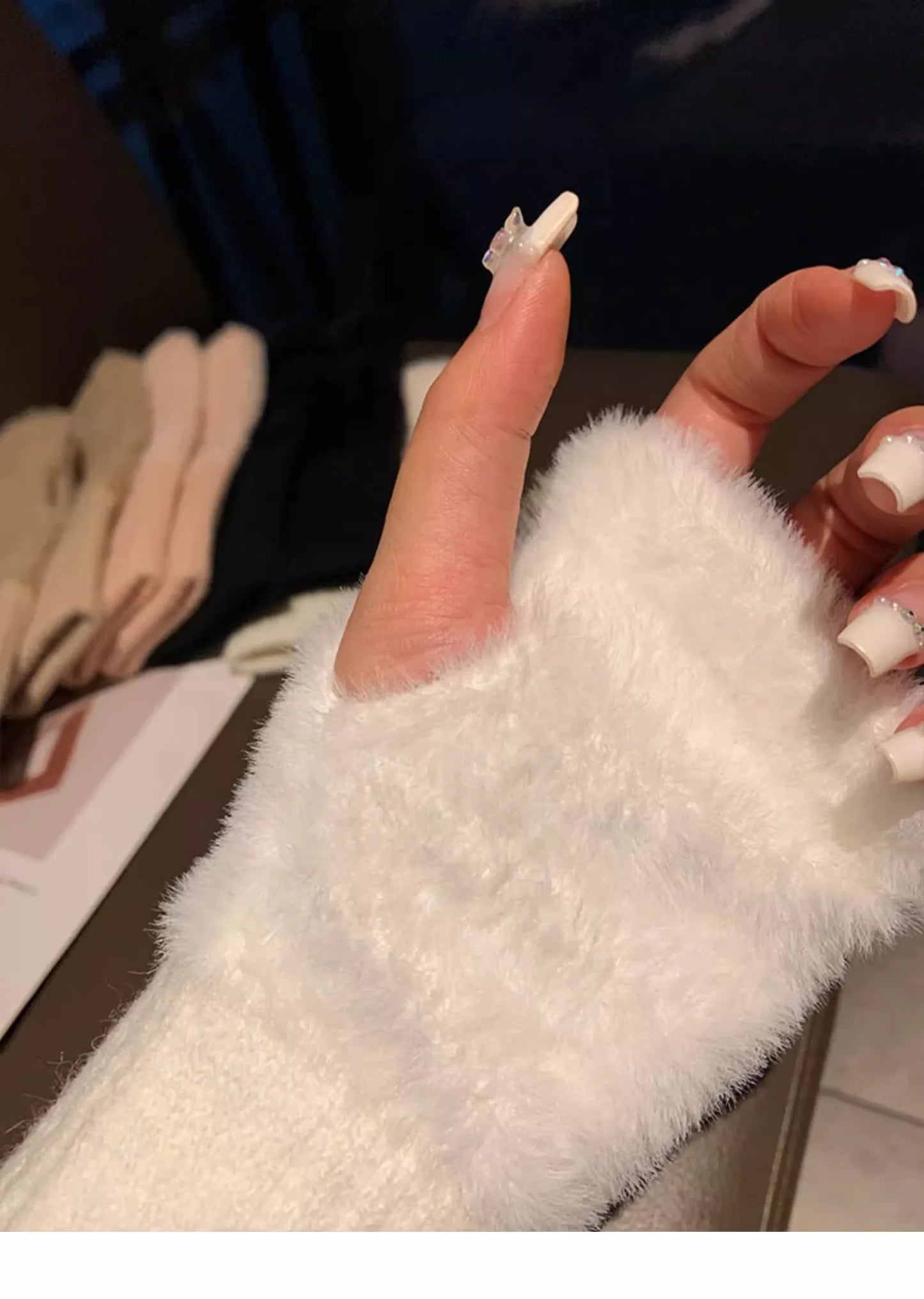 Women’s Winter Plush Half-Finger Gloves – Soft Warm Knitted Fingerless Gloves