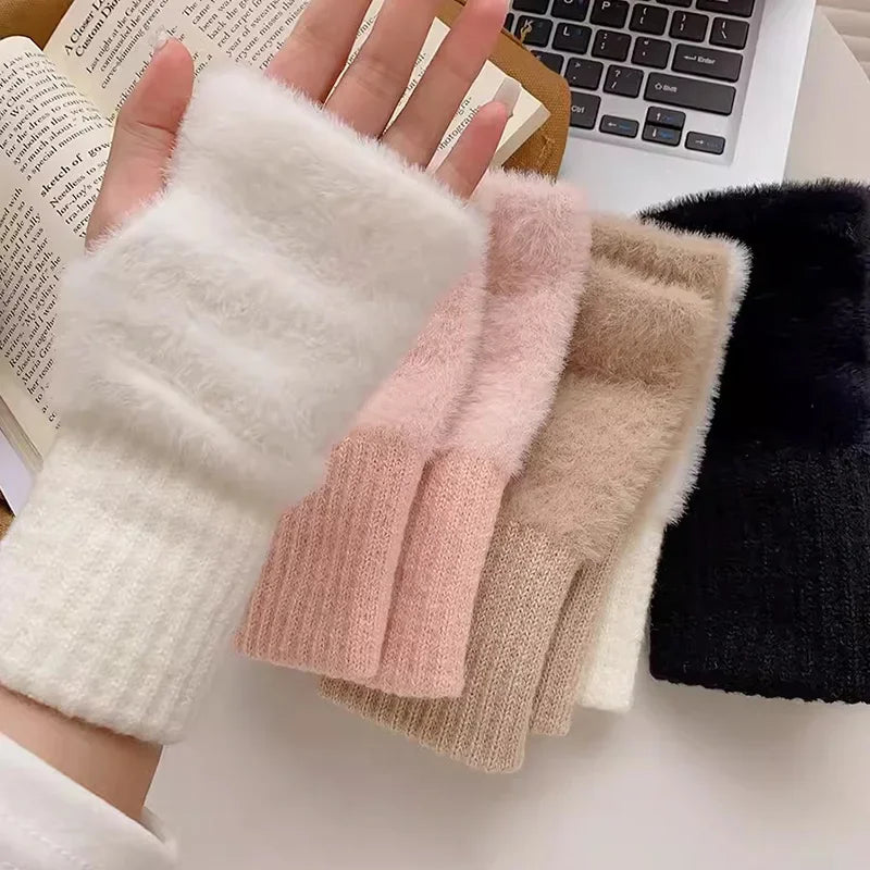 Women’s Winter Plush Half-Finger Gloves – Soft Warm Knitted Fingerless Gloves