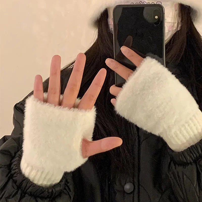 Women’s Winter Plush Half-Finger Gloves – Soft Warm Knitted Fingerless Gloves