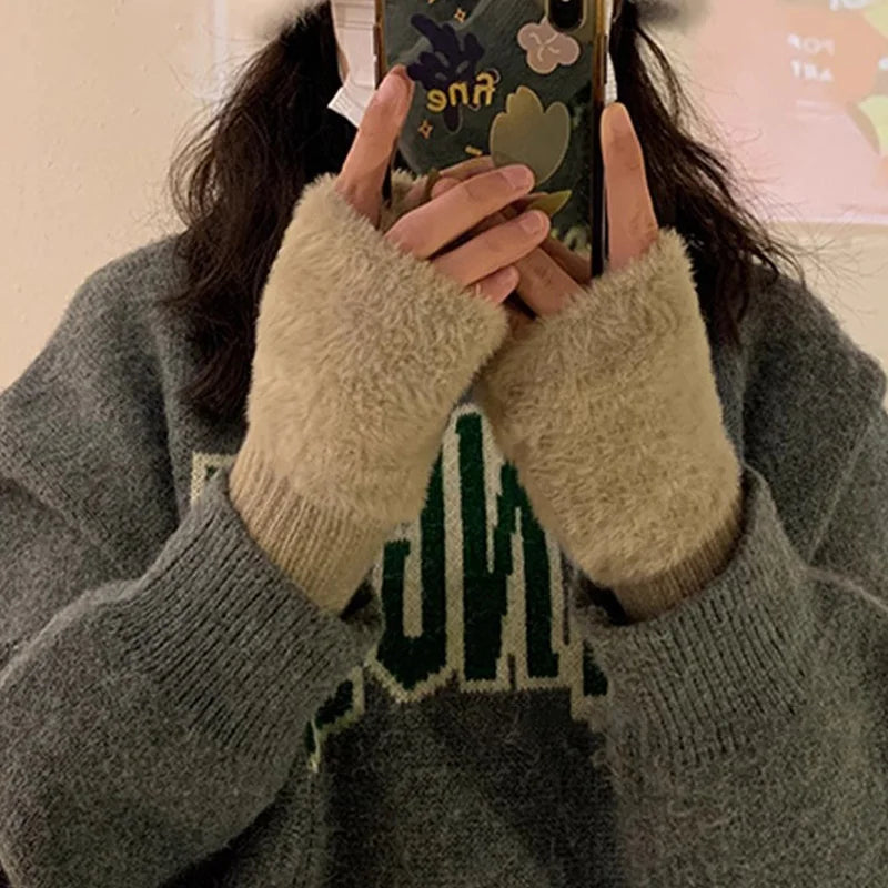 Women’s Winter Plush Half-Finger Gloves – Soft Warm Knitted Fingerless Gloves