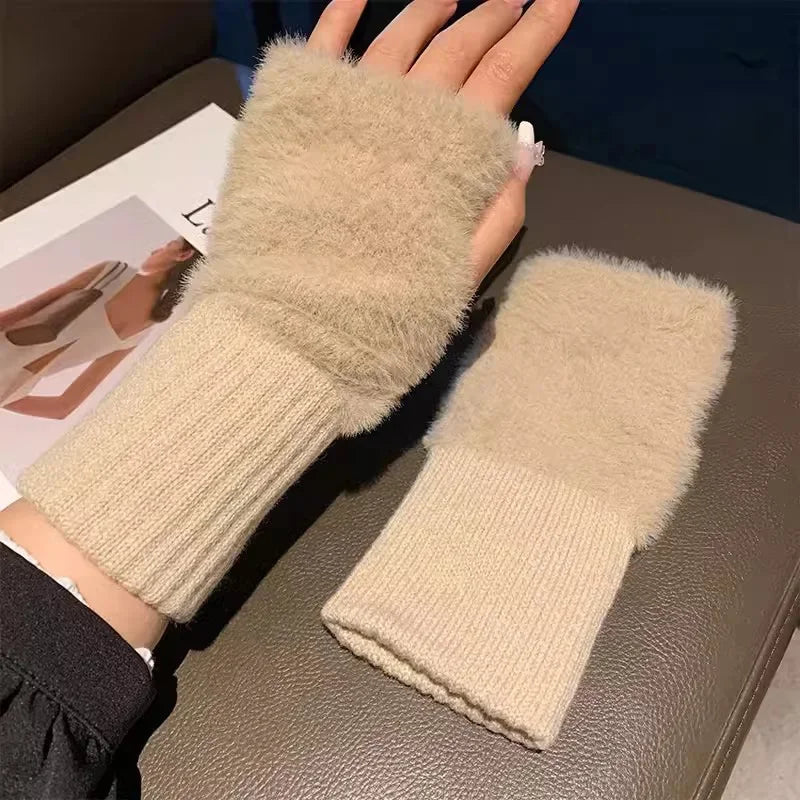 Women’s Winter Plush Half-Finger Gloves – Soft Warm Knitted Fingerless Gloves